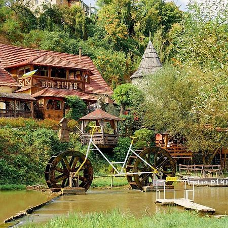 Bilya Richky Hotel Kamjanets-Podilsky Buitenkant foto