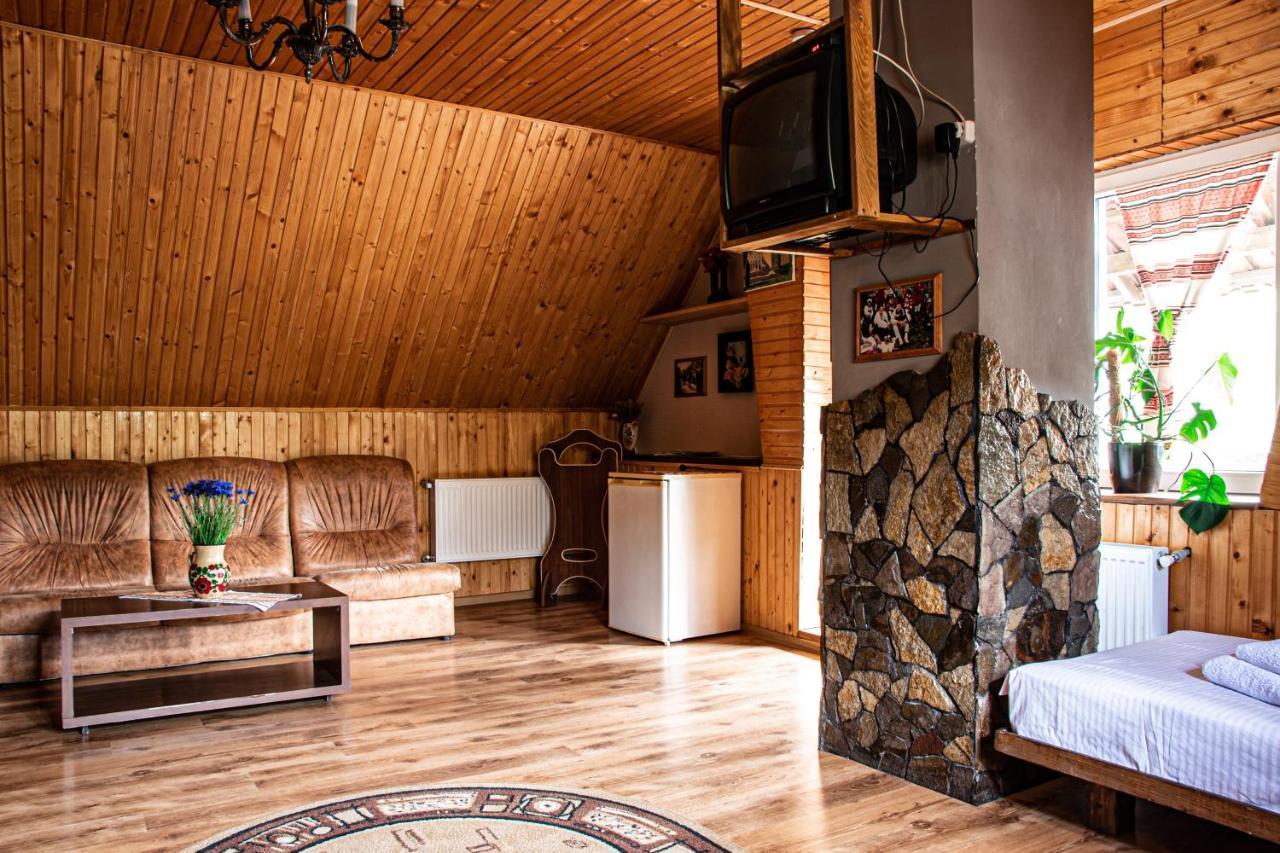 Bilya Richky Hotel Kamjanets-Podilsky Buitenkant foto
