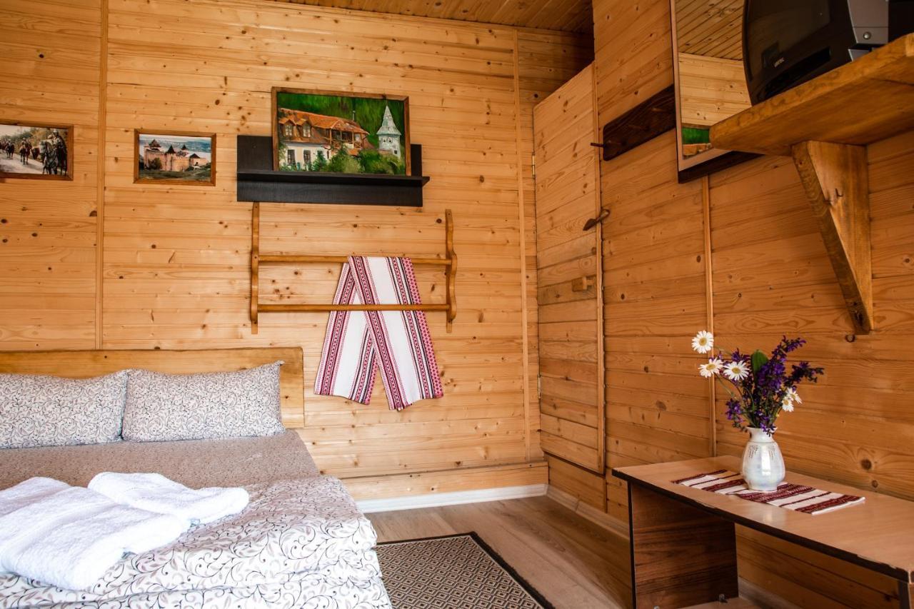 Bilya Richky Hotel Kamjanets-Podilsky Buitenkant foto
