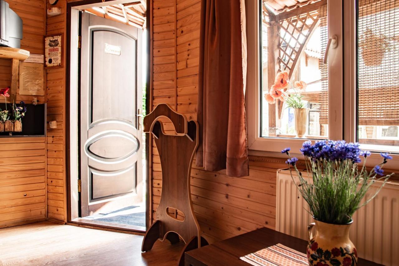 Bilya Richky Hotel Kamjanets-Podilsky Buitenkant foto
