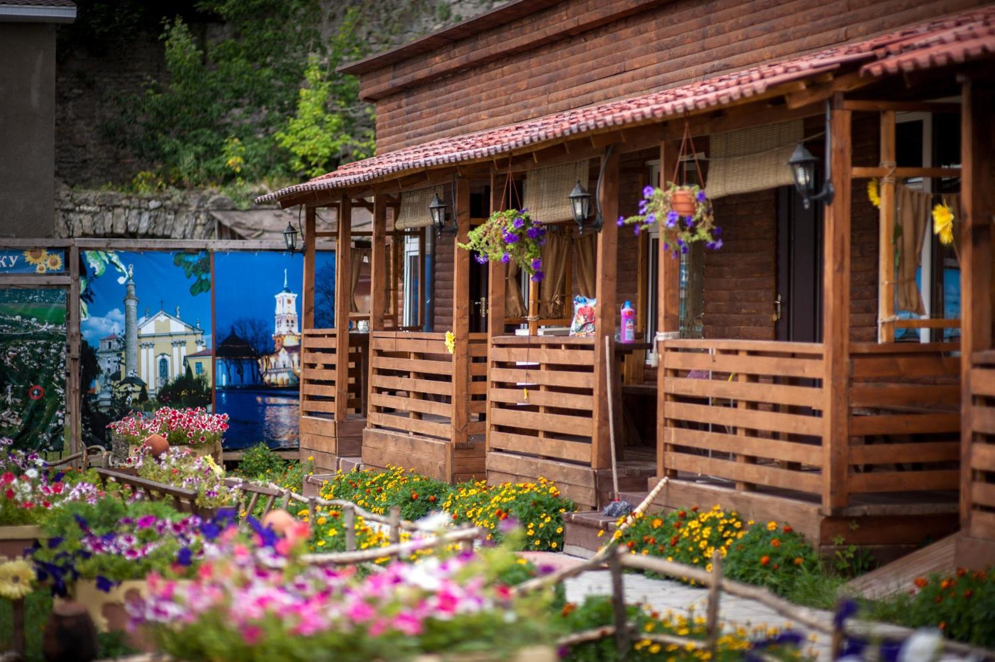 Bilya Richky Hotel Kamjanets-Podilsky Buitenkant foto