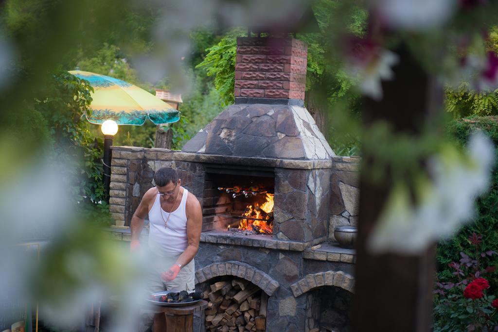 Bilya Richky Hotel Kamjanets-Podilsky Buitenkant foto
