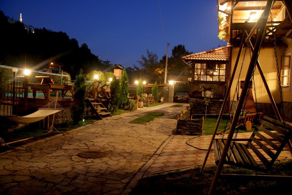 Bilya Richky Hotel Kamjanets-Podilsky Buitenkant foto