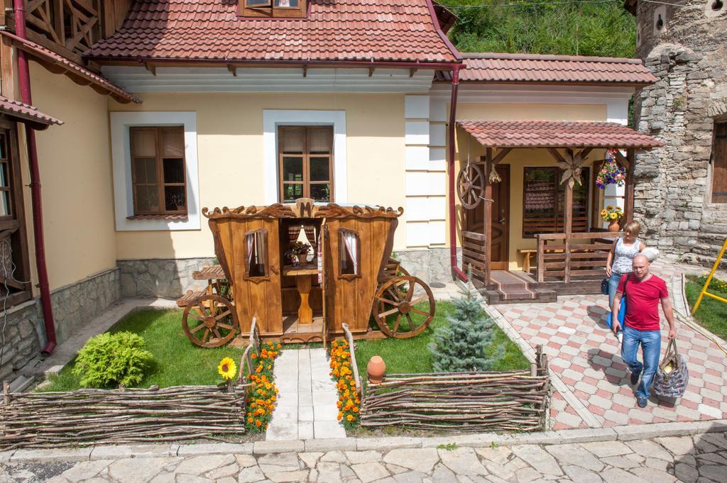 Bilya Richky Hotel Kamjanets-Podilsky Buitenkant foto