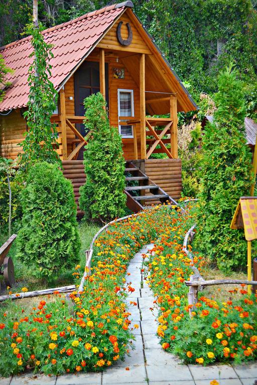 Bilya Richky Hotel Kamjanets-Podilsky Buitenkant foto