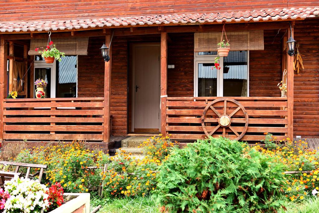 Bilya Richky Hotel Kamjanets-Podilsky Buitenkant foto