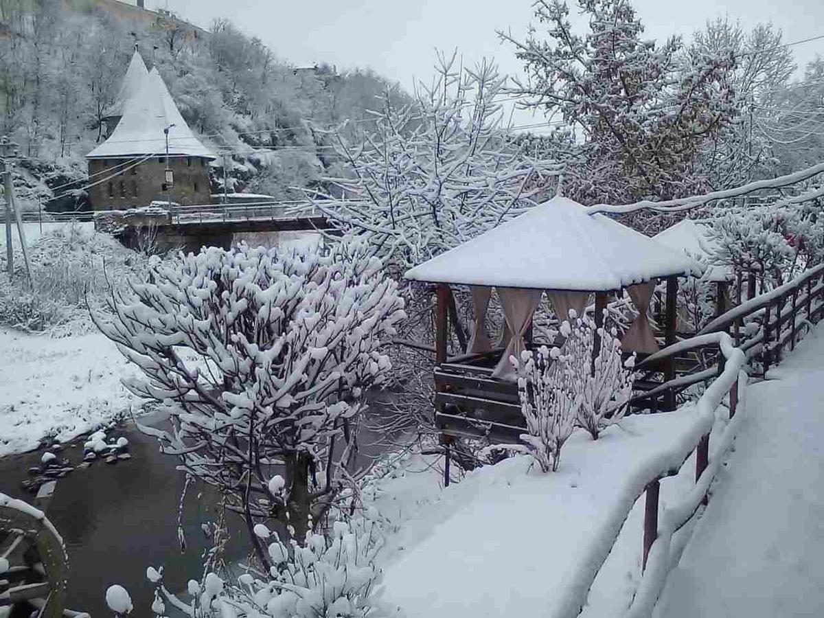 Bilya Richky Hotel Kamjanets-Podilsky Buitenkant foto