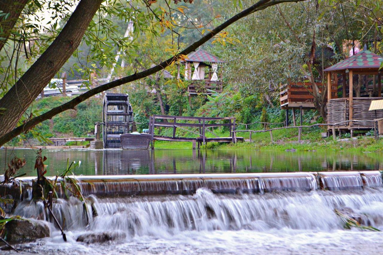 Bilya Richky Hotel Kamjanets-Podilsky Buitenkant foto